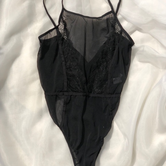 Lace bodysuit - Picture 2 of 3